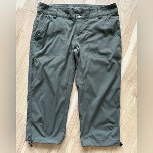 Columbia capris. Size 6. Black